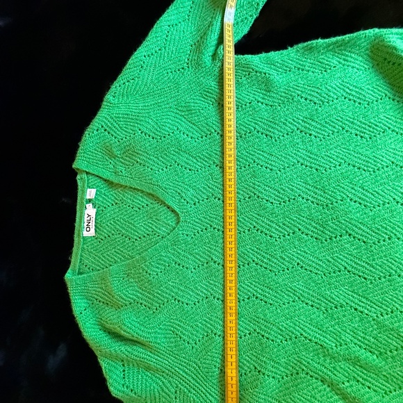 Super soft, fuzzy green knit sweater NWOT - Picture 7 of 7